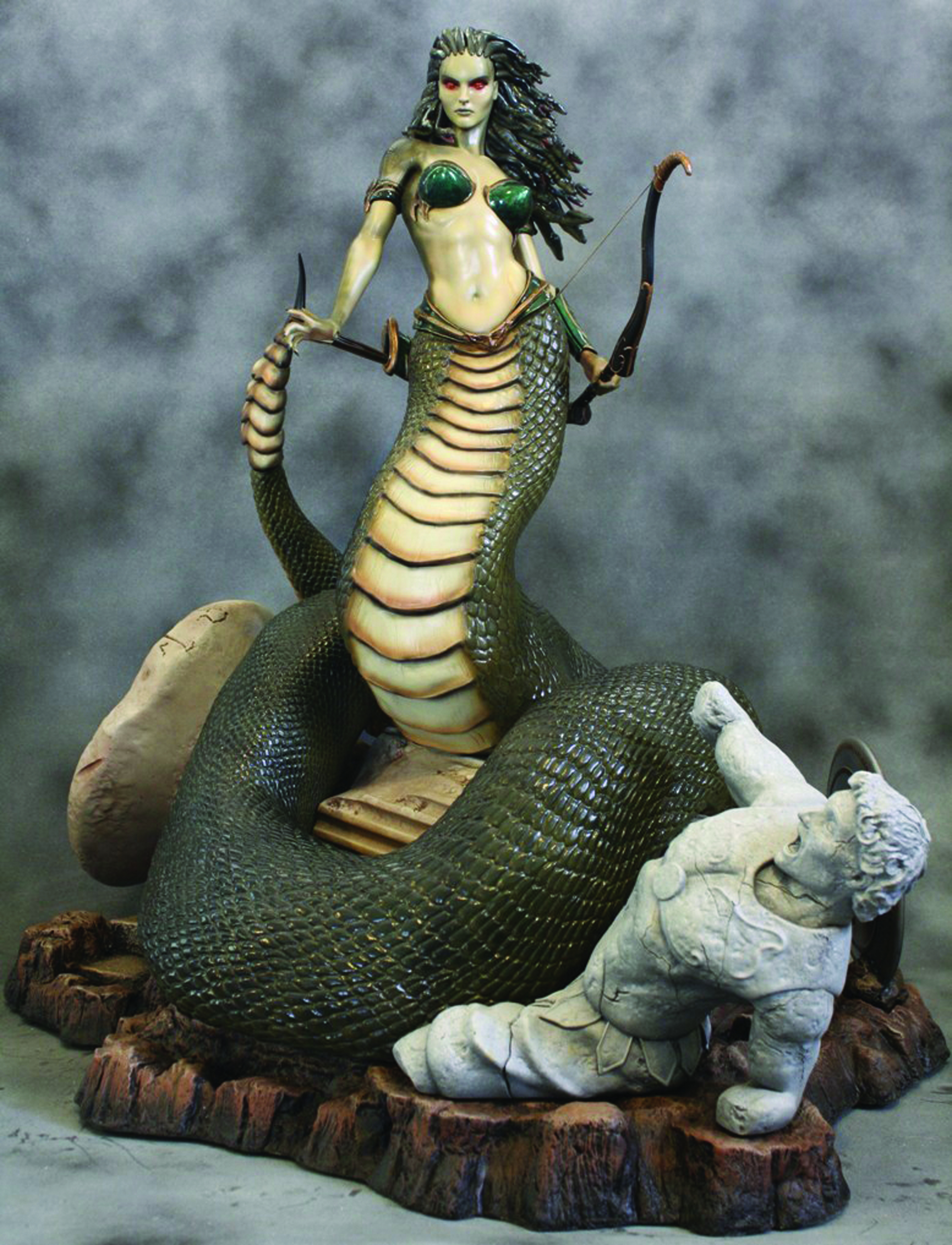 NOV111581 - MEDUSA 1/4 SCALE STATUE (MR) - Previews World