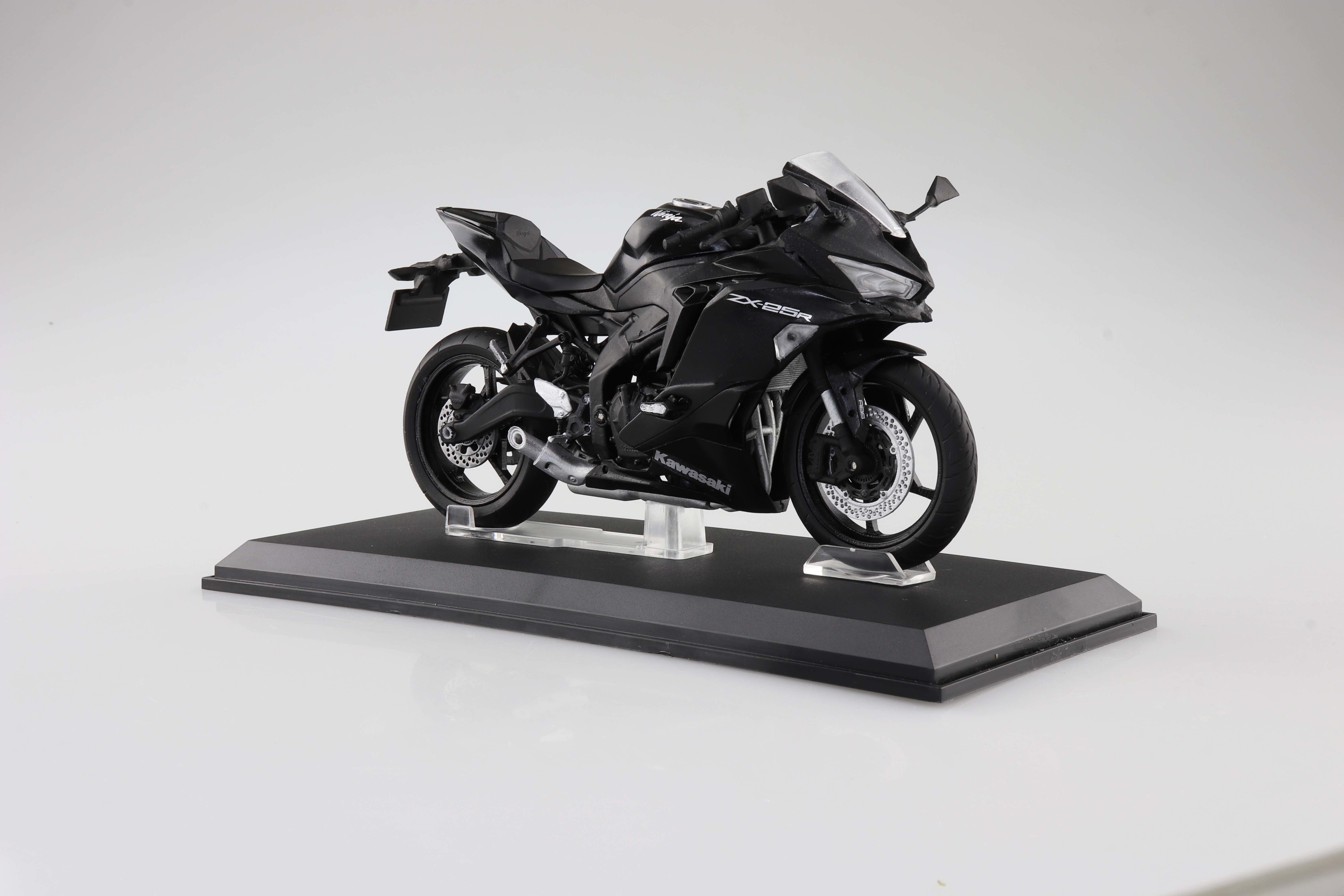 APR247289 - KAWASAKI NINJA ZX25R METALLIC SPARK BLACK 1/12