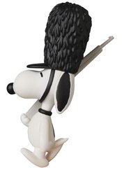 PEANUTS QUEENS GUARD SNOOPY UDF FIG SERIES 10