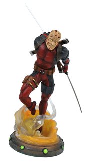 MARVEL GALLERY UNMASKED DEADPOOL PVC FIG