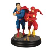 DC BATTLE STATUES SUPERMAN VS THE FLASH STATUE