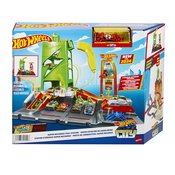 HOT WHEELS SUPER RECHARGE FUEL STATION PLAYSET