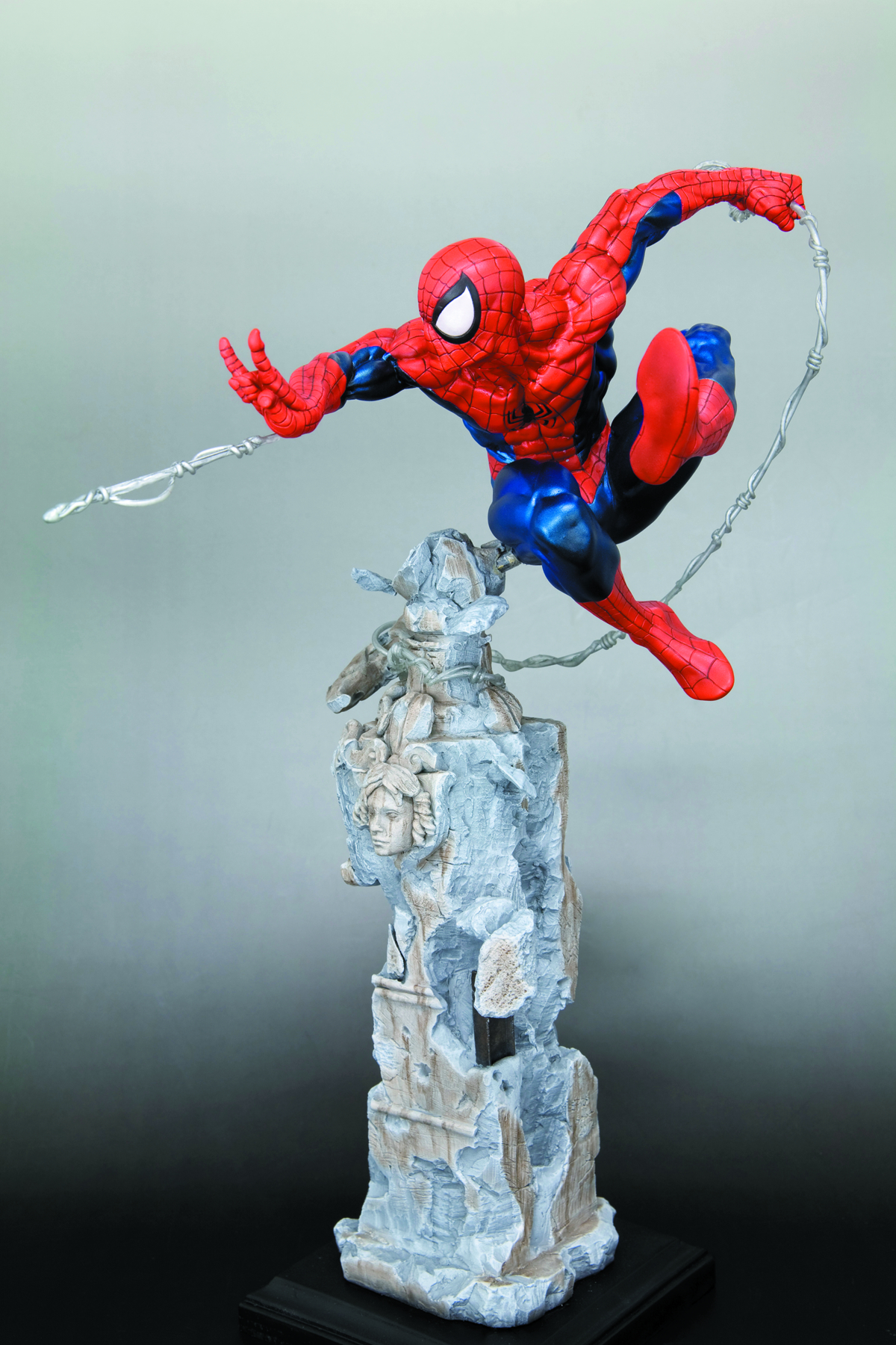 Статуя человек паук. Kotobukiya Spider man. Котобукия человек паук. Скульптуры Марвел. Герои Марвел скульптуры.