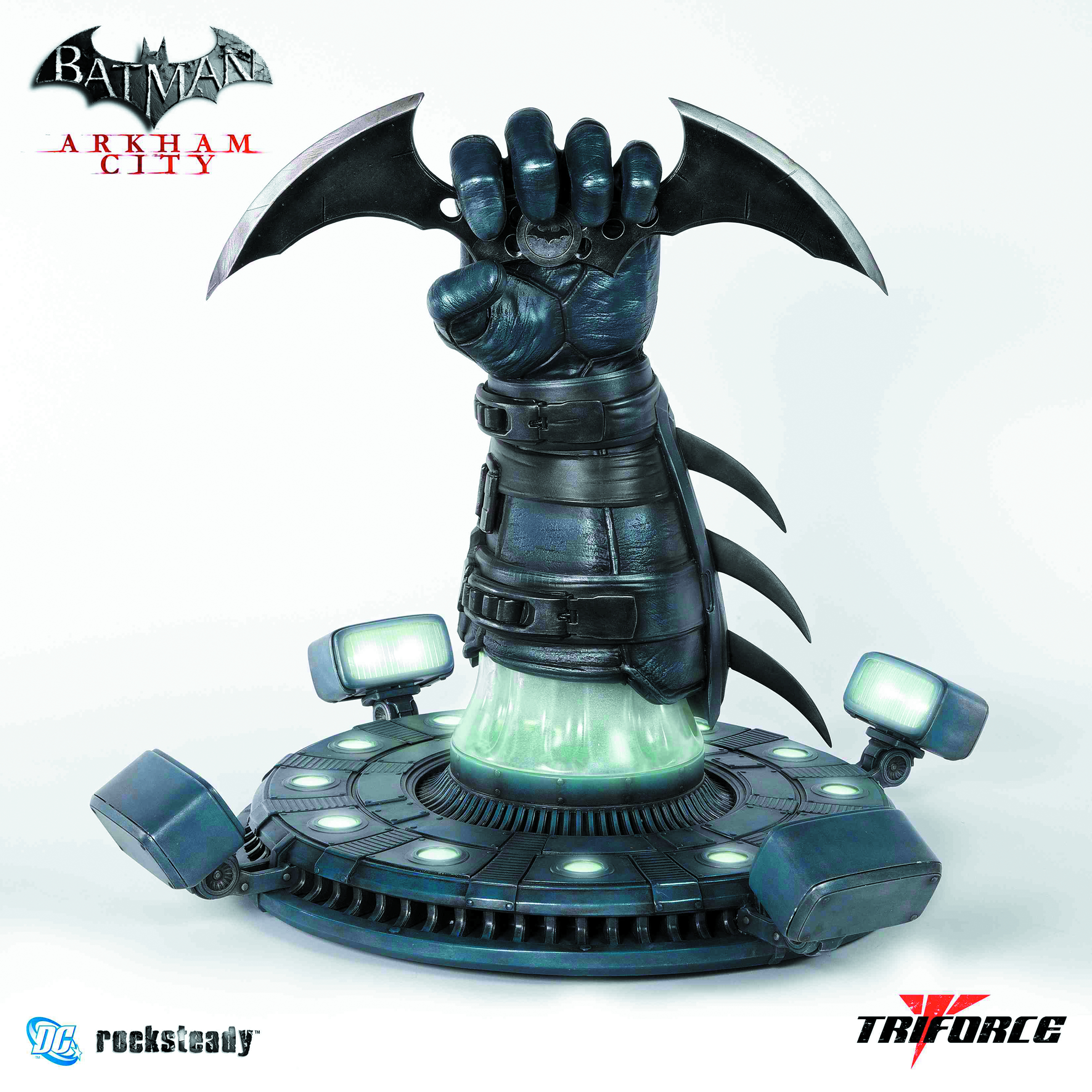 batman batarang statue