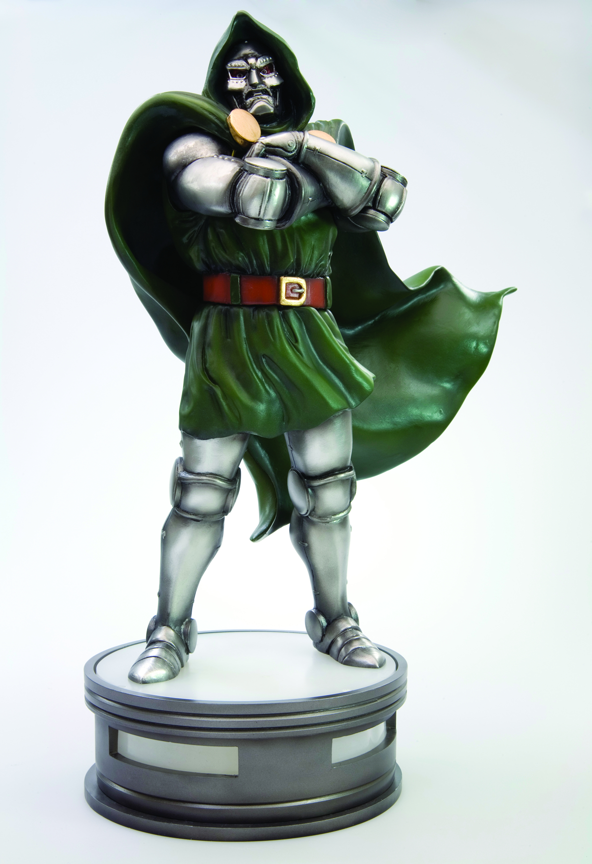 APR101560 - MARVEL VILLAINS DR DOOM FINE ART STATUE - Previews World