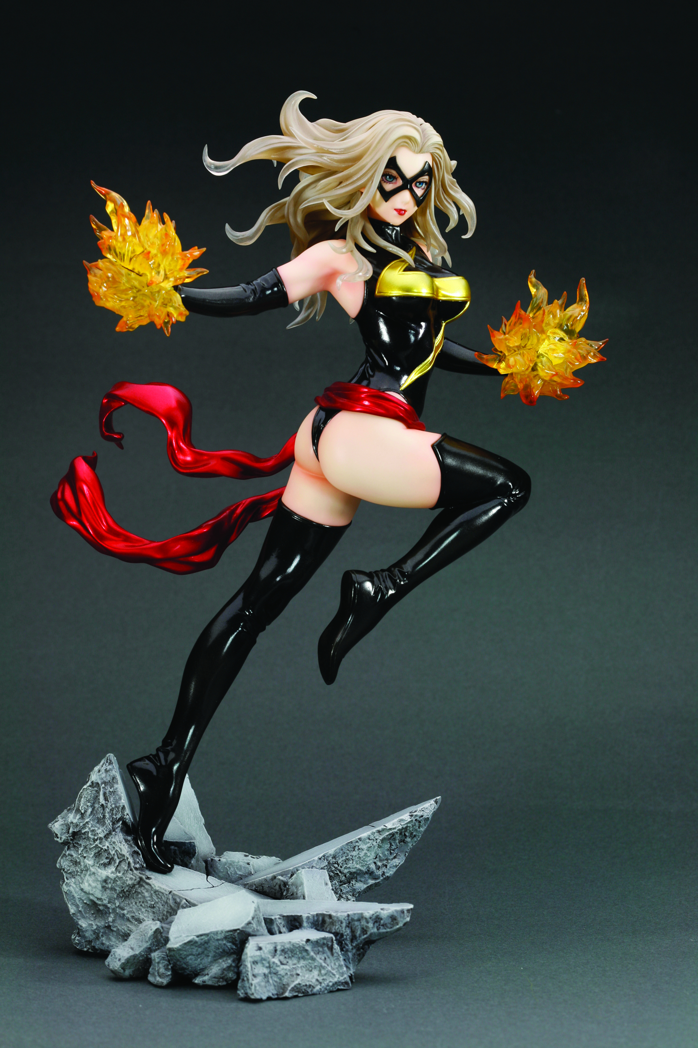 NOV101565 - MARVEL MS MARVEL BISHOUJO STATUE - Previews World