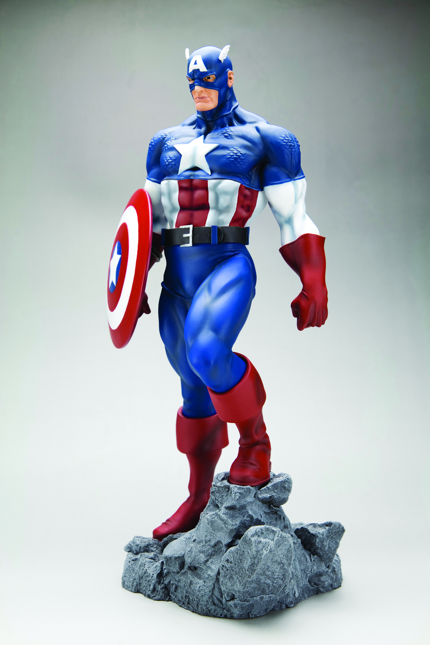 Nov111607 Captain America Classic Avengers Fine Art Statue Previews World 