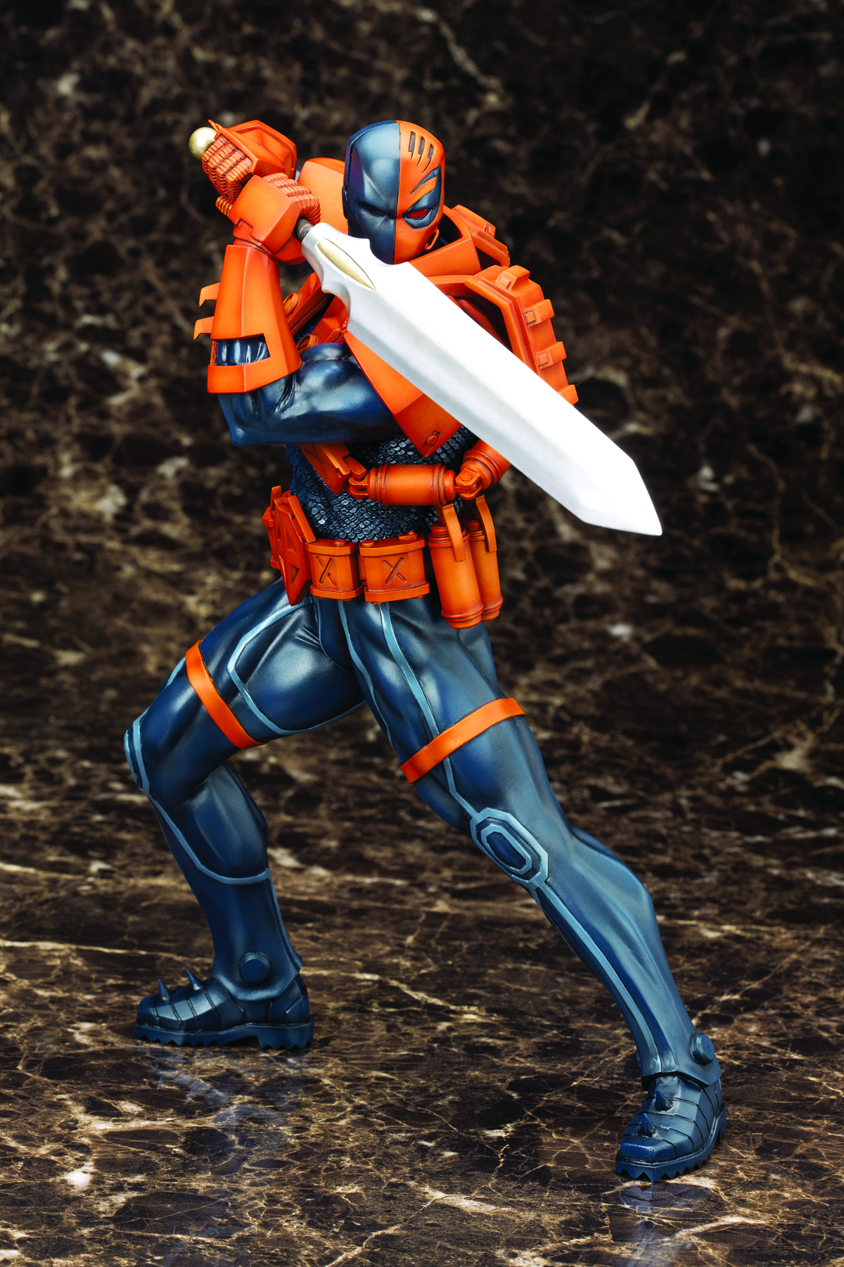 JUN131995 - DC COMICS DEATHSTROKE ARTFX STATUE NEW 52 VER - Previews World