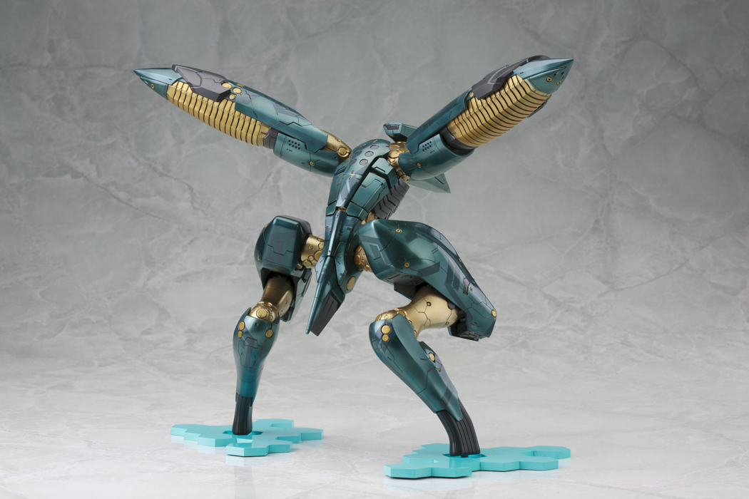 Metal gear shop ray figure