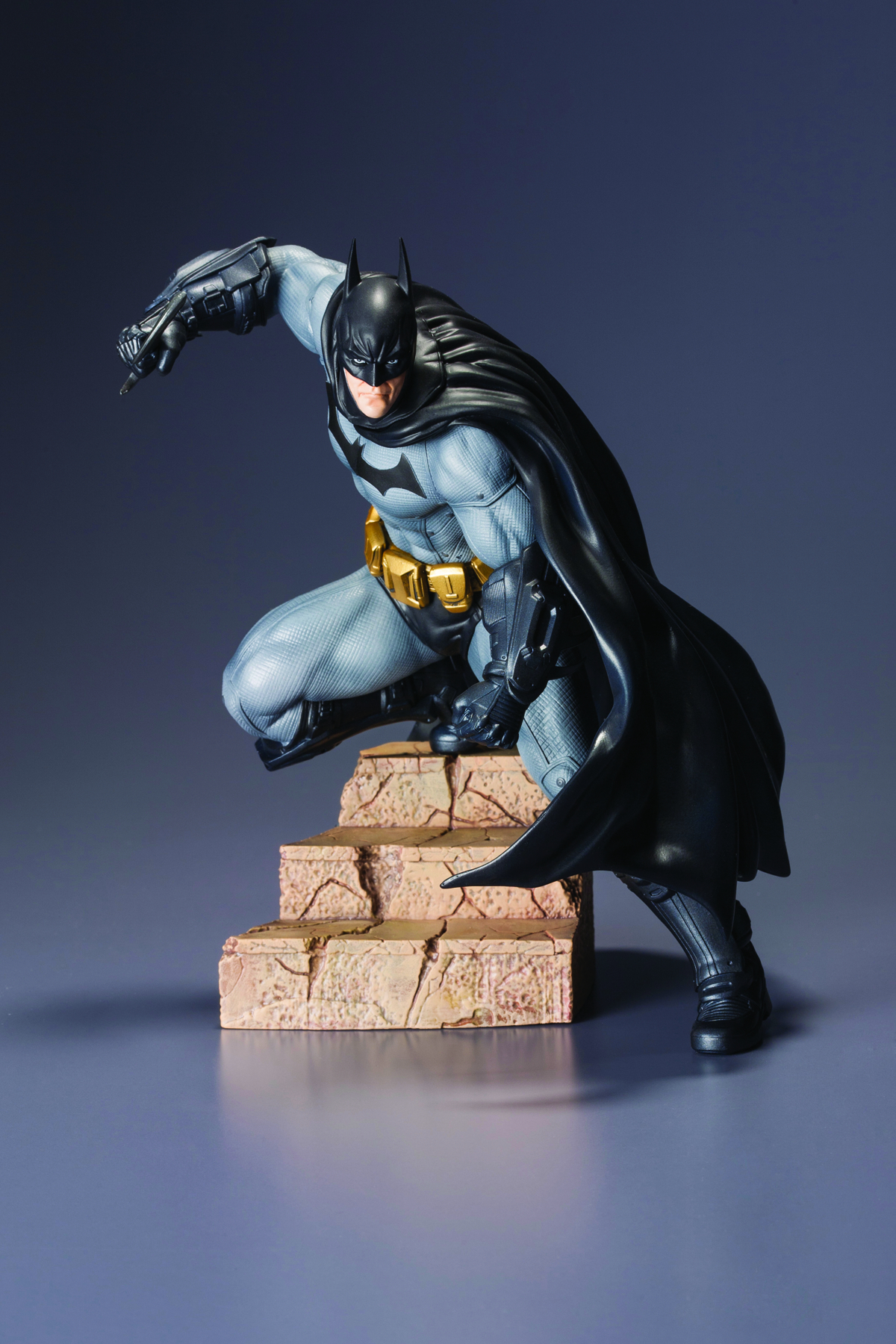 MAR142128 - BATMAN ARKHAM CITY BATMAN ARTFX+ STATUE - Previews World