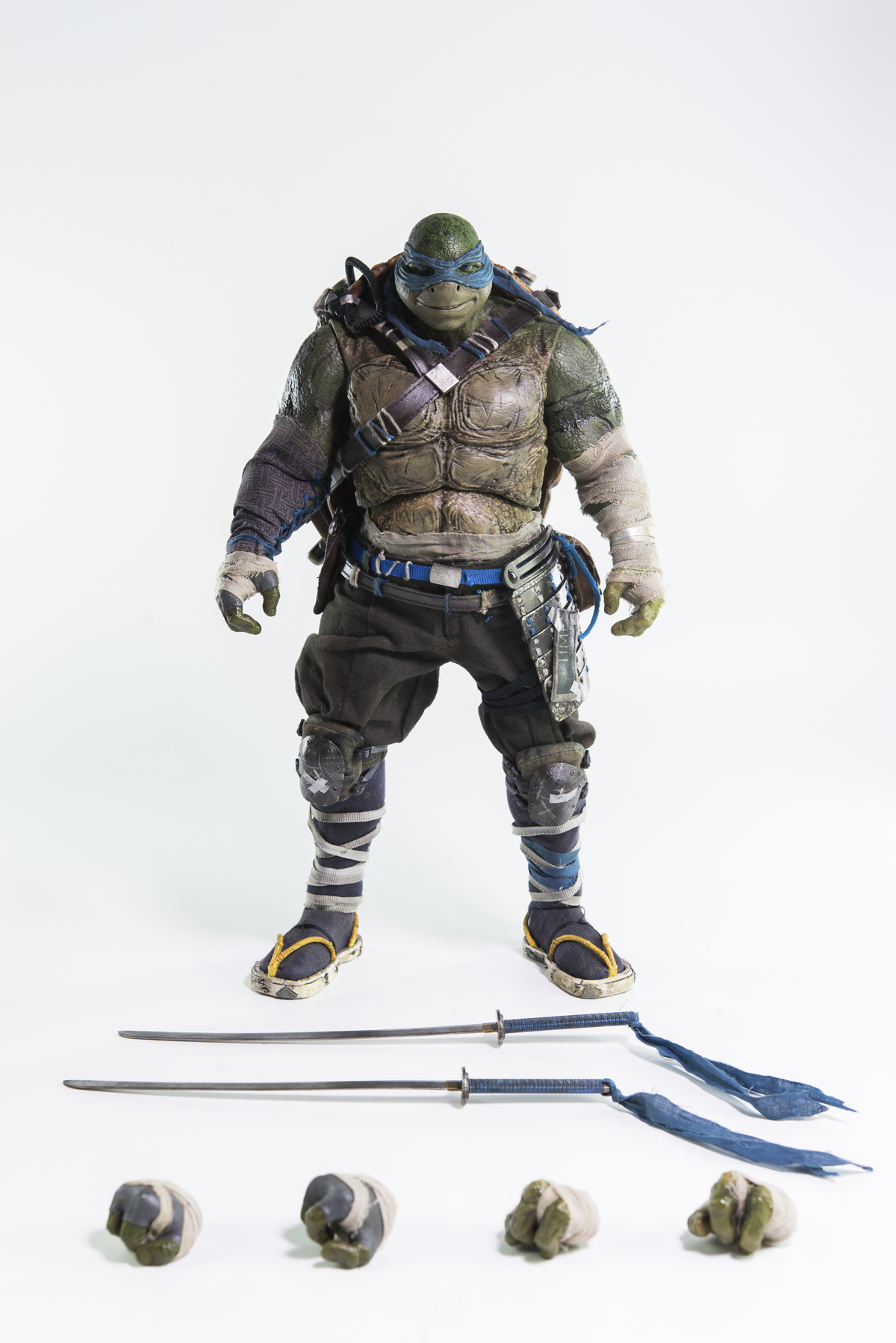 Teenage Mutant Ninja Turtles Action Figure 1/6 Leonardo 28 cm