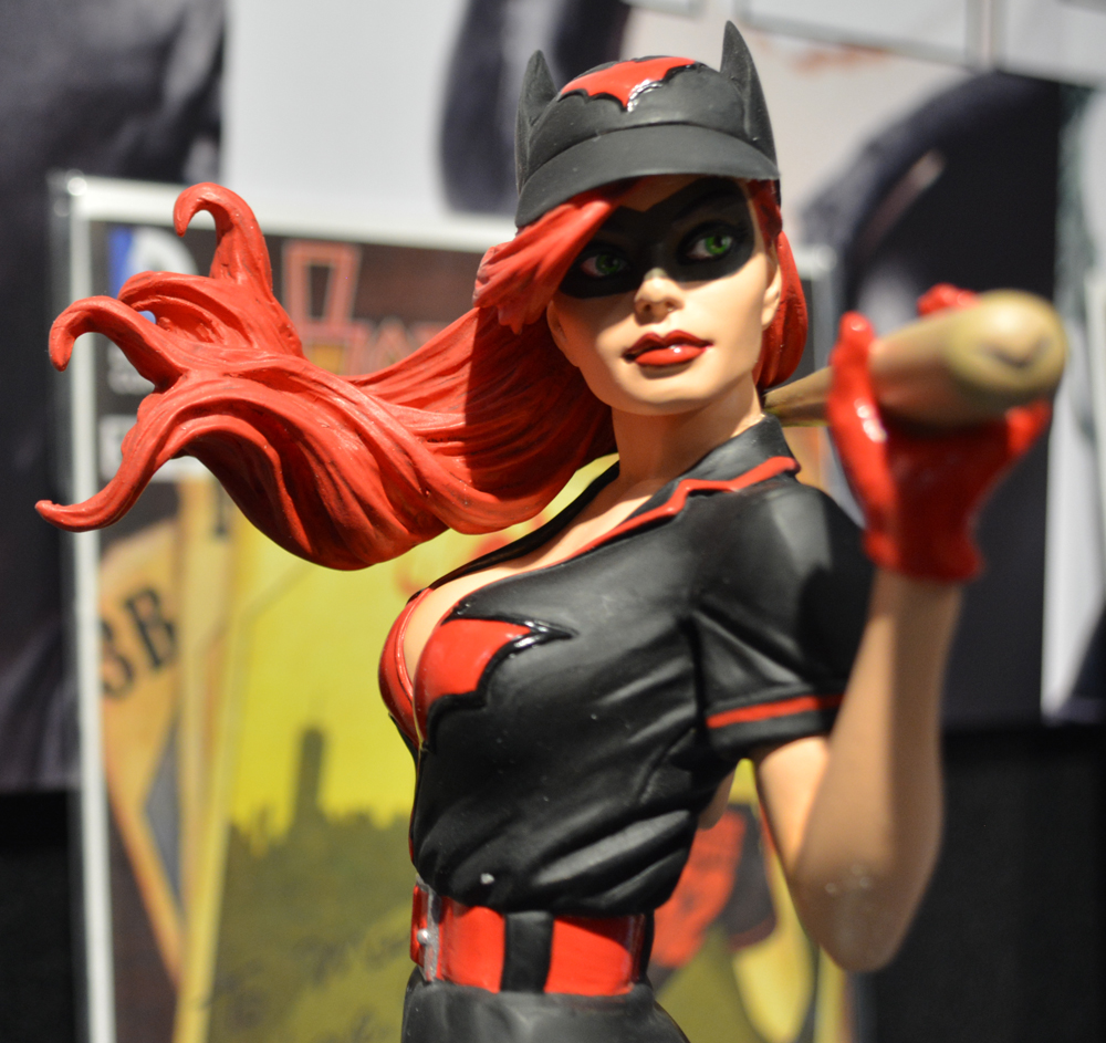 dc bombshells batwoman statue