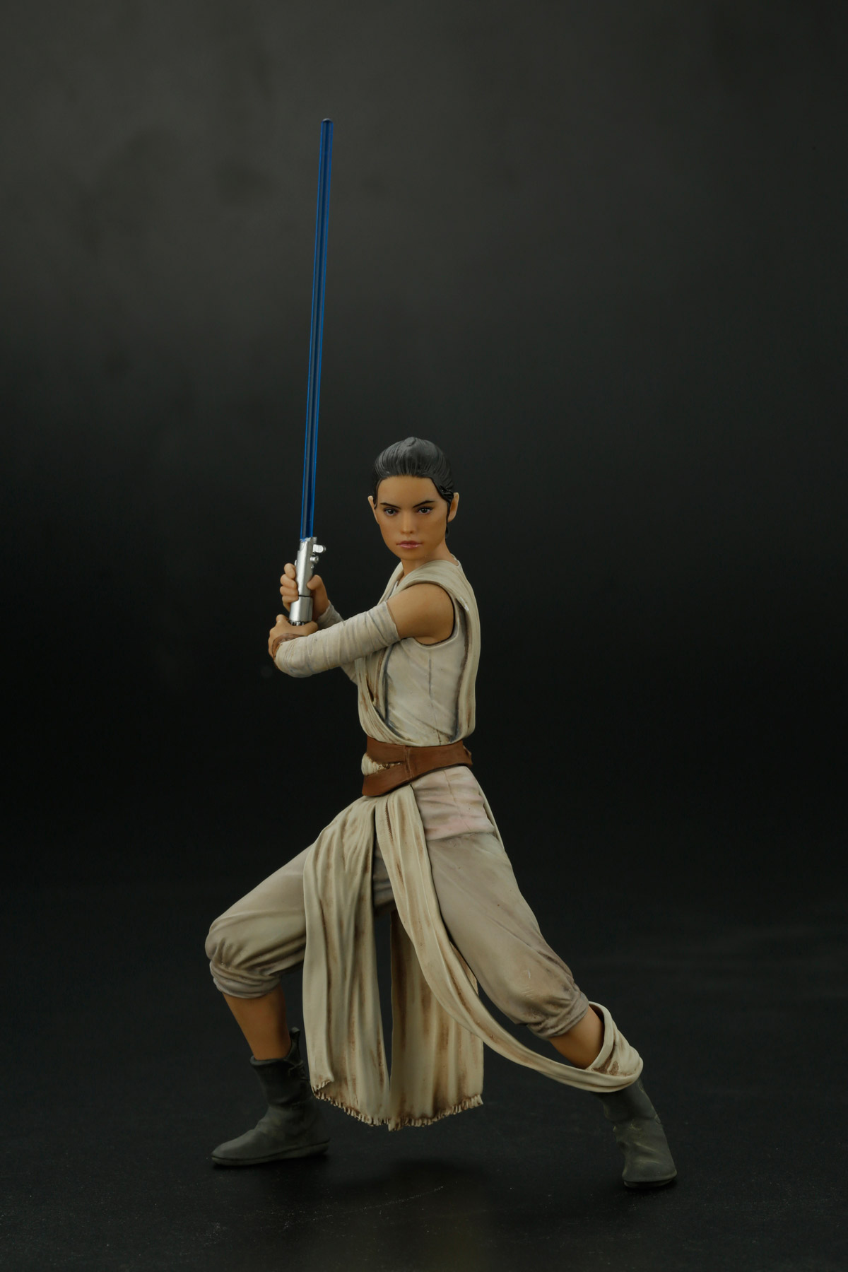 Rey and Finn Ready To Fight As New Star Wars ARTFX+ Statues