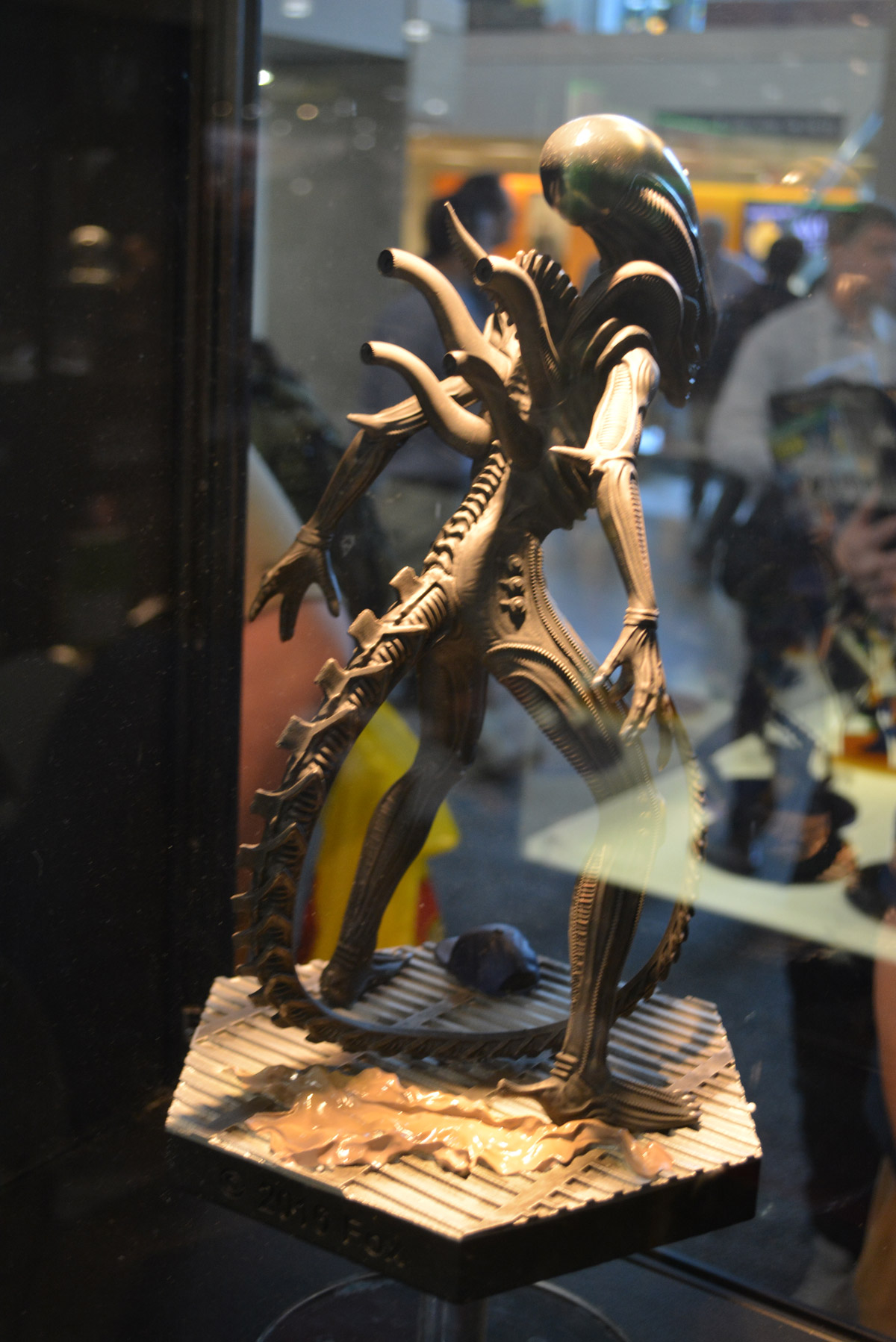 Toy Fair: MEGA Alien Xenomorph Statue From Eaglemoss - Previews World